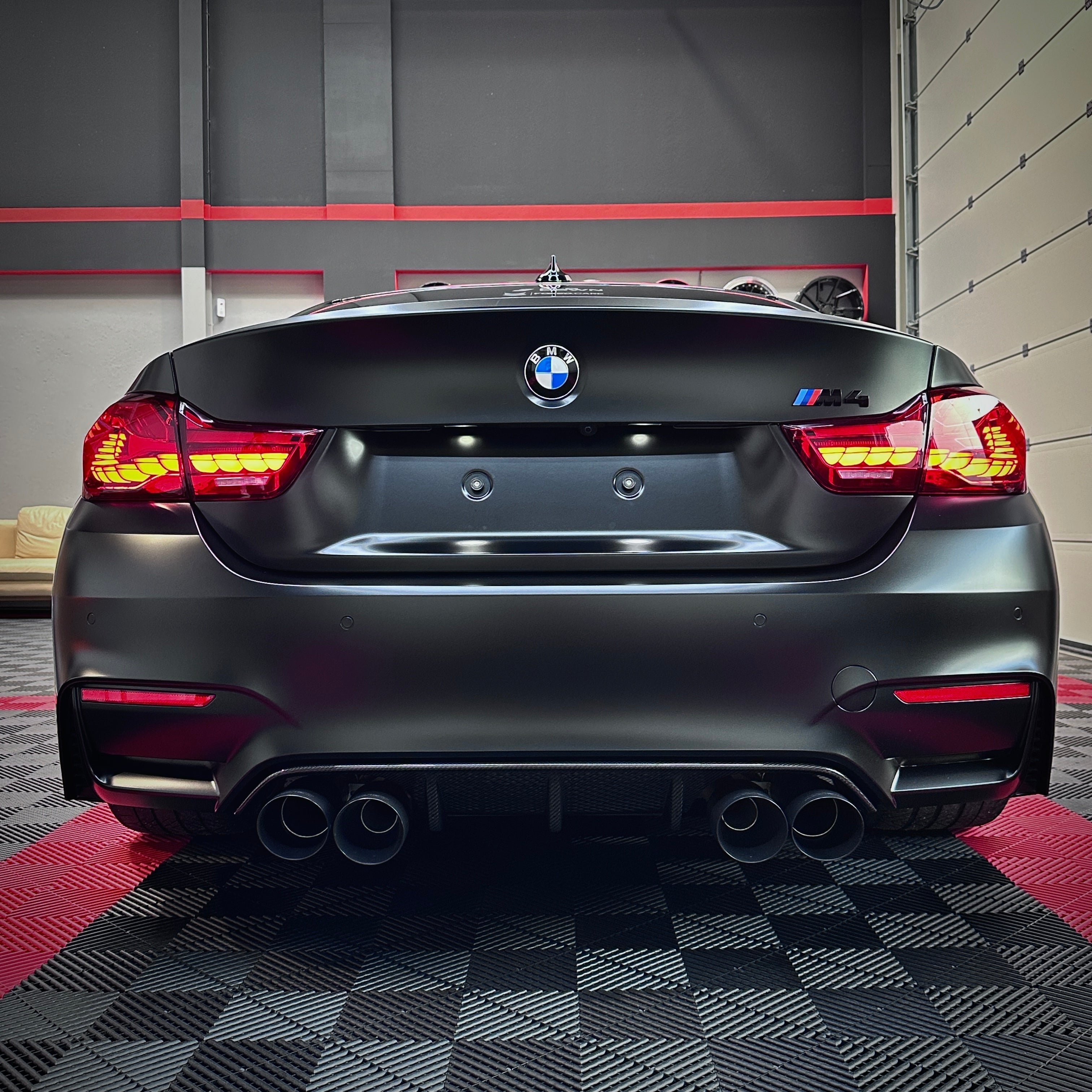 2X 3D BMW Kennzeichenhalter Kennzeichen BMW M Power geprägt